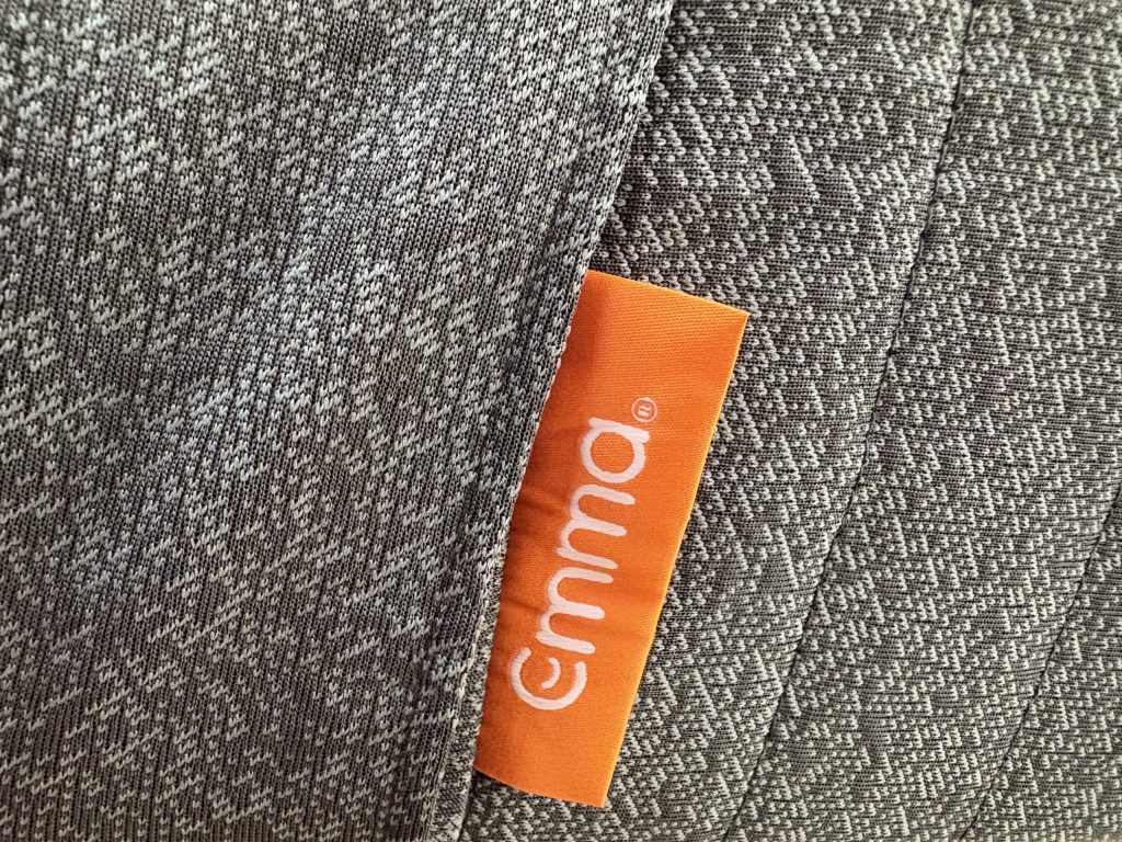Grijze geweven zijkant van de Emma Original Pro met oranje label
