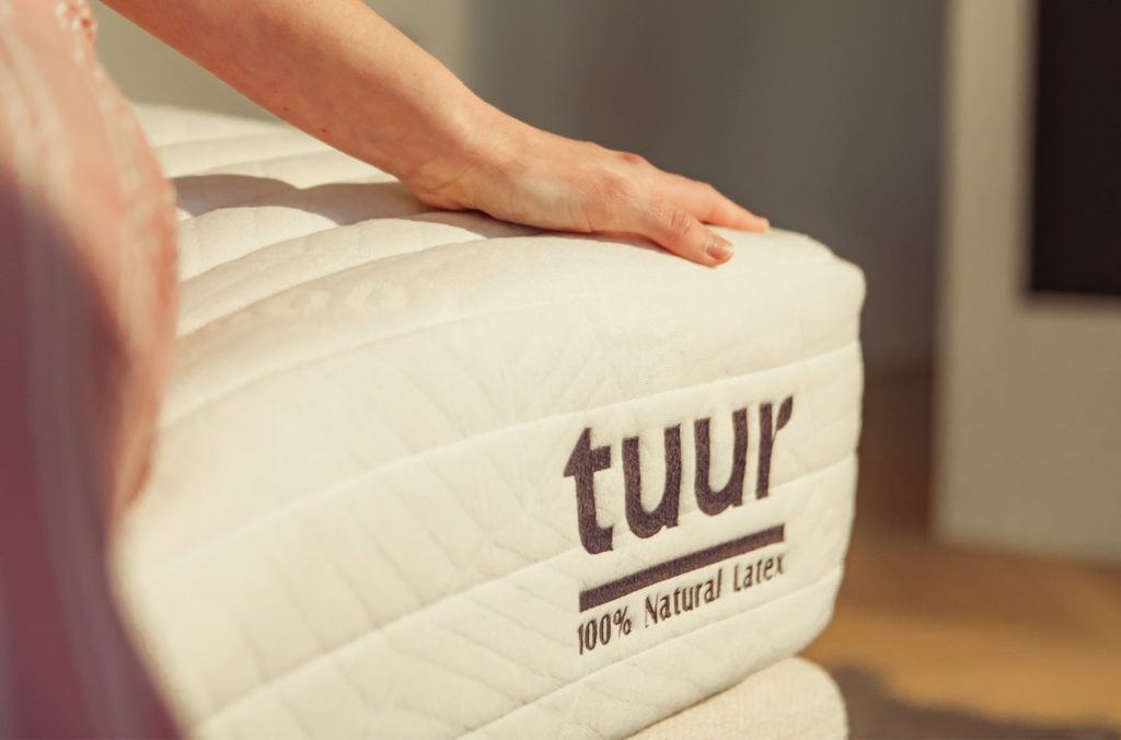 Tuur Original, hand op de hoes met Tuur-logo