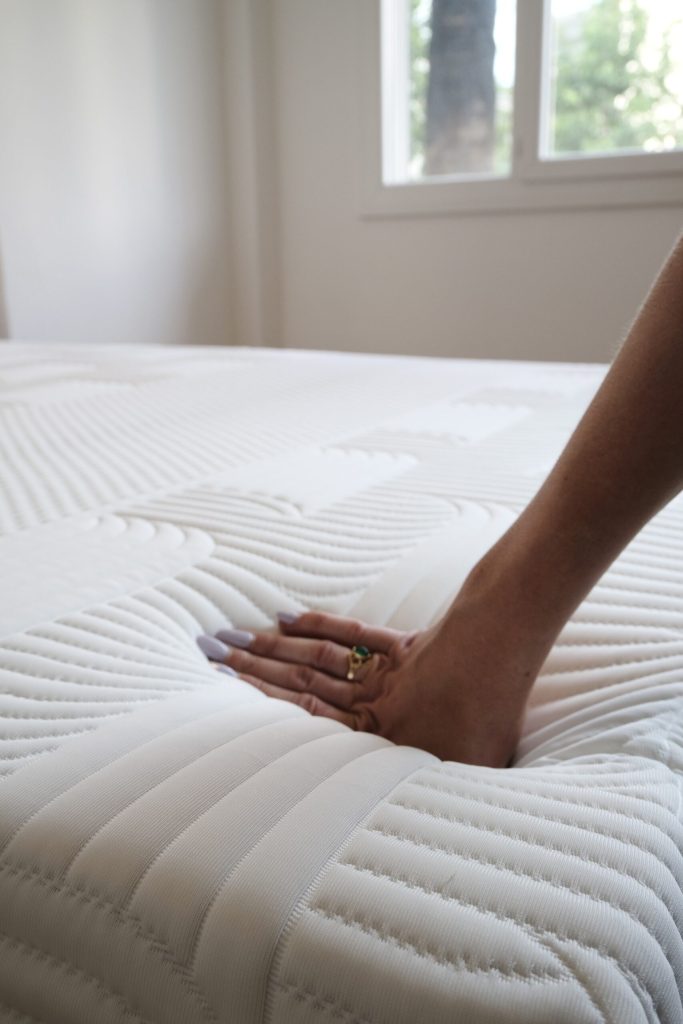 Emma Performance matras, hand drukt in het ligoppervlak tijdens onze test